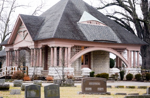 The Garden Club of Frankfort working to restore Frankfort Cemetery Chapel