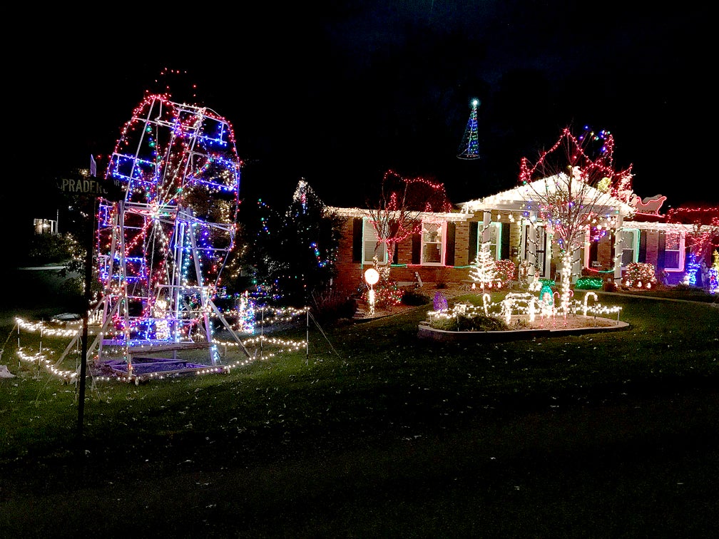 Friends of FRANK: Bob and Lisa Coutts transform property into dazzling display for holidays