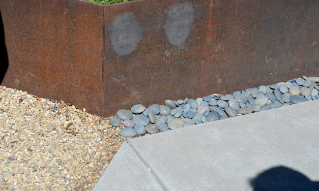5 ways to use walls in the landscape
