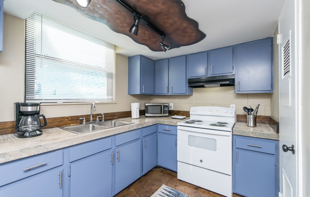 The painted ladies of Frankfort: UrbanWoods Apartments and Airbnbs making a statement
