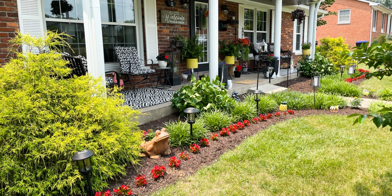 The Garden Club of Frankfort presents Beautification Awards